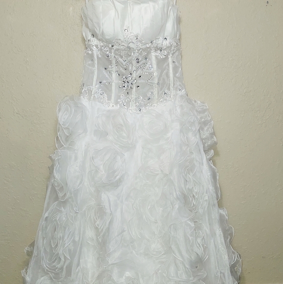 Floral wedding dress. - Picture 6 of 16